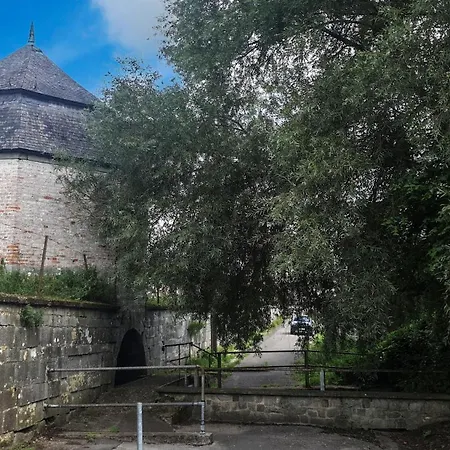 Holiday home Le Sourire - Maison Avec Jardin, Bureau & Bbq *